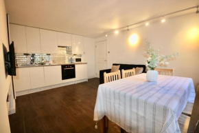 Superb flat near Victoria station